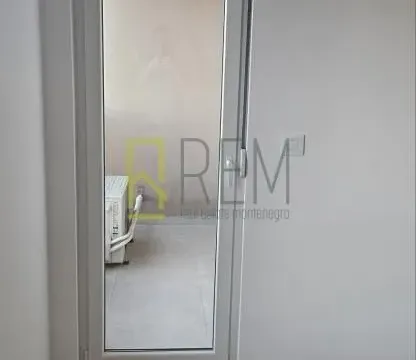 Prodaja, jednosoban stan, 45m², Stari Aerodrom, Podgorica - image 12