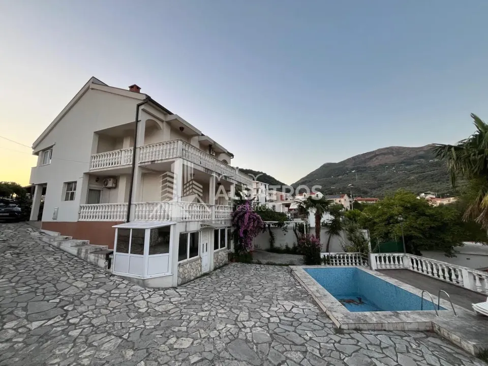 Sale, house, 350m², Bar, Crna Gora