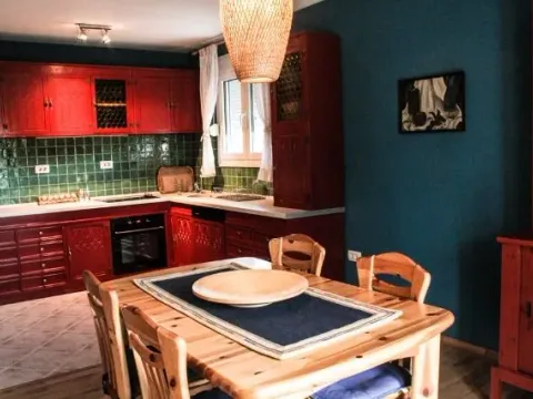 Prodaja, kuća, 180m², Tološi, Podgorica - image 9