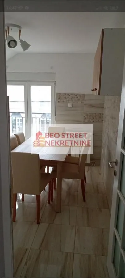 Izdavanje, trosoban stan, 70m², Jajinci, Voždovac Sve Podlokacije