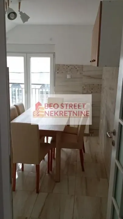 Izdavanje, trosoban stan, 70m², Jajinci, Voždovac Sve Podlokacije