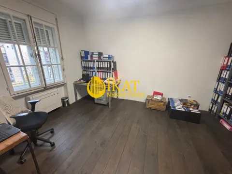 Izdavanje, trosoban stan, 70m², Stari Grad, Beograd - image 5