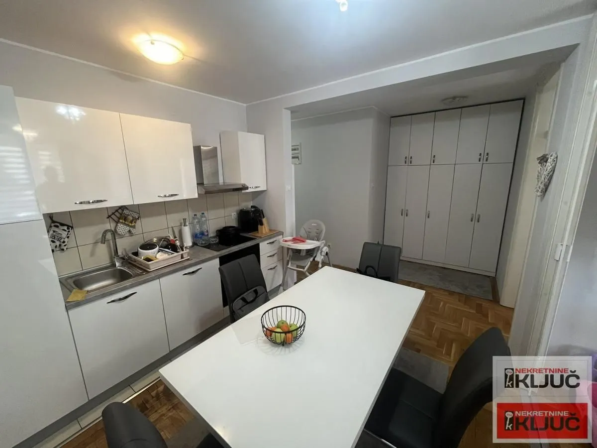 Prodaja, dvosoban stan, 44m², Grbavica, Novi Sad Sve Podlokacije