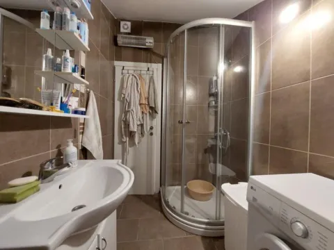 Prodaja, dvosoban stan, 62m², Dobrota, Kotor - image 9