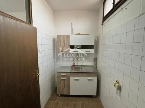 Rent, office space, 260m², Kluz, Zvezdara Sve Podlokacije - image 8