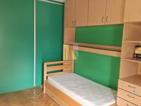 Izdavanje, trosoban stan, 80m², Centar, Novi Sad - image 8