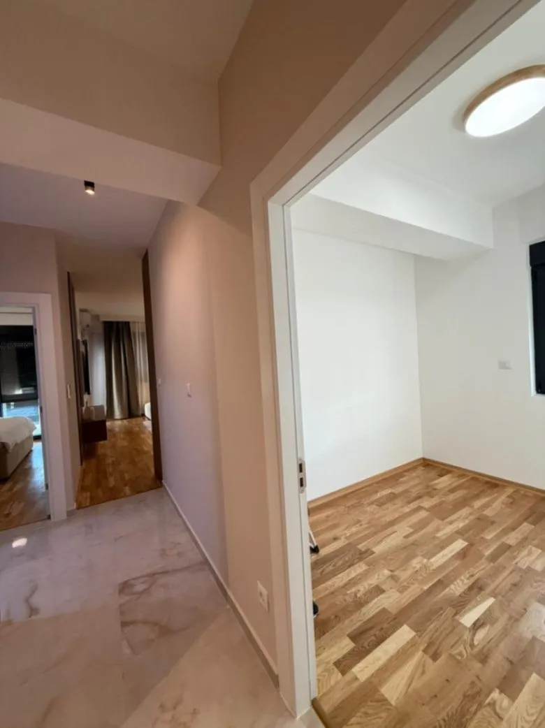 Izdavanje, dvosoban stan, 65m², Zagorič, Podgorica