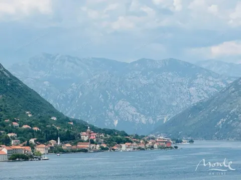 Prodaja, dvosoban stan, 81m², Dobrota, Kotor - image 2
