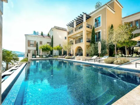 Prodaja, dvosoban stan, 115m², Porto Montenegro, Tivat - image 13