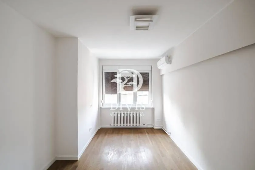 Sale, three bedroom apartment, 92m², Vračar Sve Podlokacije, Beograd
