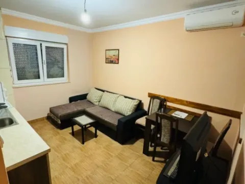 Izdavanje, kuća, 35m², Gornja Gorica, Podgorica - image 8