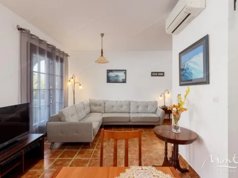 Sale, two bedroom apartment, 84m², Kostanjica, Kotor - image 2