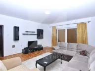 Izdavanje, trosoban stan, 130m², Tološi, Podgorica - image 1