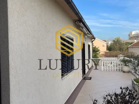 Rent, house, 100m², Momišići, Podgorica - image 9