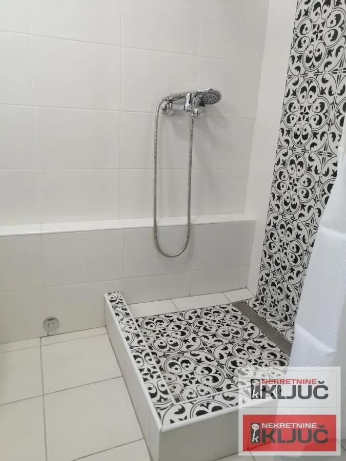 Prodaja, jednosoban stan, 37m², Centar, Novi Sad