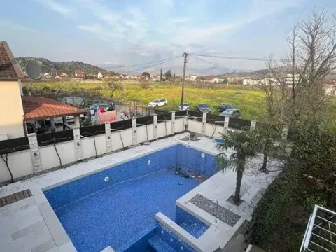 Rent, house, 300m², Donja Gorica, Podgorica - image 3