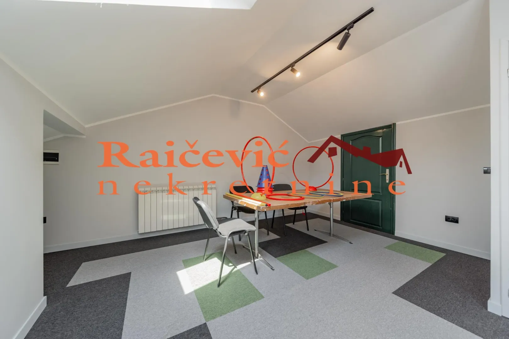 Rent, office space, 152m², Voždovac Sve Podlokacije, Beograd