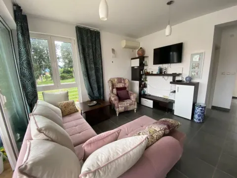 Izdavanje, trosoban stan, 100m², Baošići, Herceg Novi - image 9