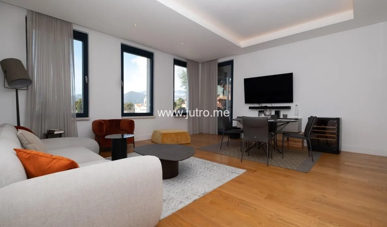 Prodaja, dvosoban stan, 103m², Centar, Tivat