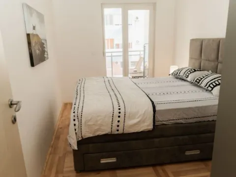 Izdavanje, jednosoban stan, 50m², Zabjelo, Podgorica - image 10