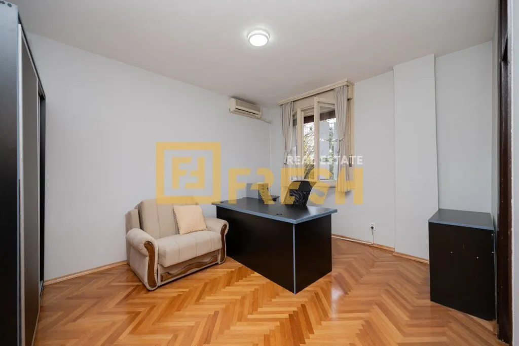 Izdavanje, poslovni prostor, 60m², Preko Morače, Podgorica