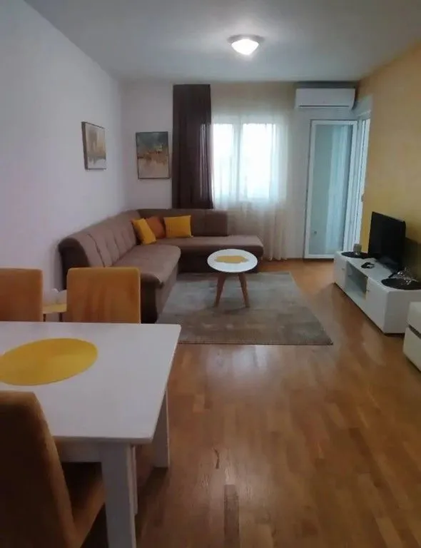 Rent, one bedroom apartment, 46m², Stari Aerodrom, Podgorica