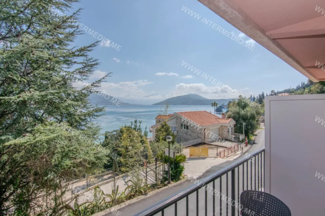 Sale, studio apartment, 26m², Njivice, Herceg Novi