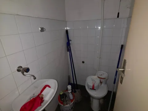 Prodaja, trosoban stan, 125m², Blok 6, Podgorica - image 14