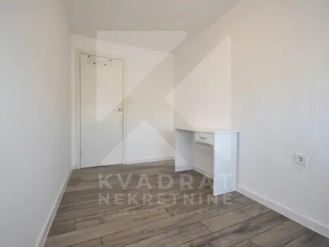 Izdavanje, trosoban stan, 70m², Centar, Podgorica - image 12
