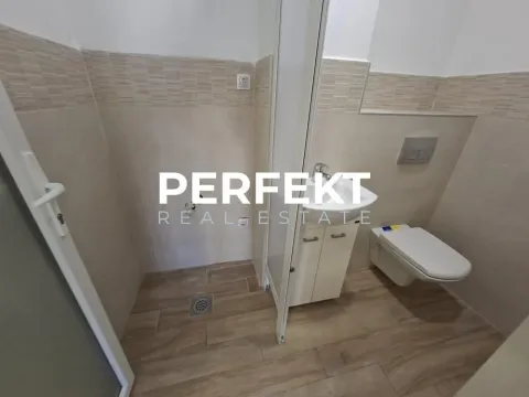 Izdavanje, poslovni prostor, 49m², Centar, Pančevo - image 8