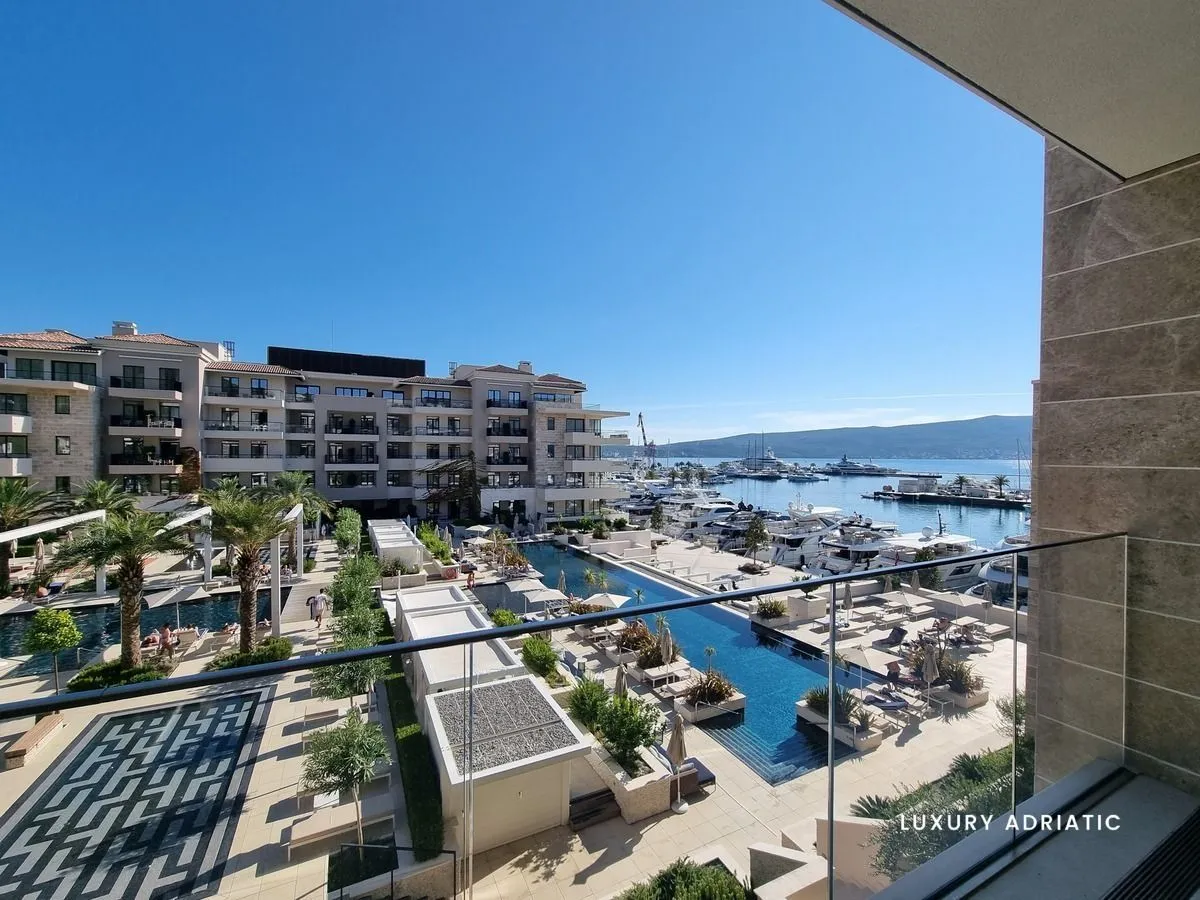 Sale, two bedroom apartment, 187m², Tivat, Crna Gora