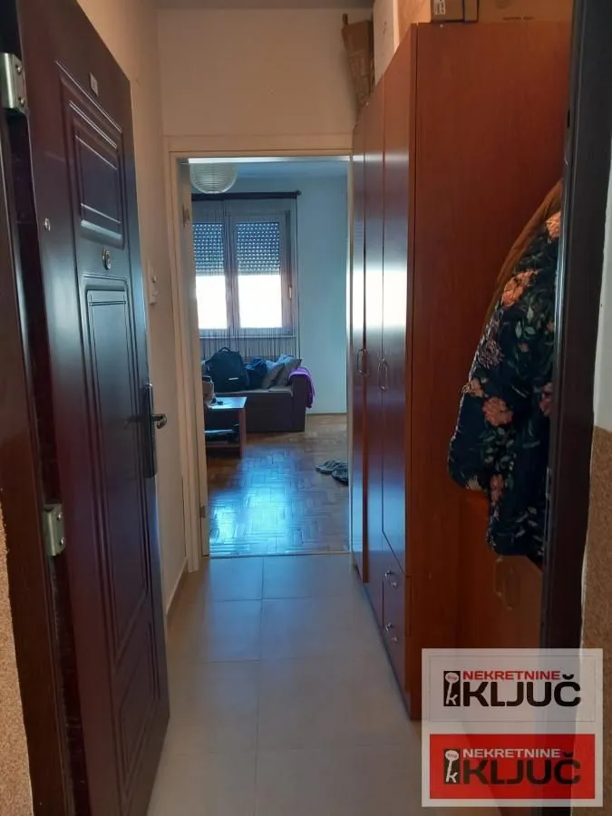 Izdavanje, garsonjera, 28m², Bulevar Oslobodjenja, Novi Sad Sve Podlokacije