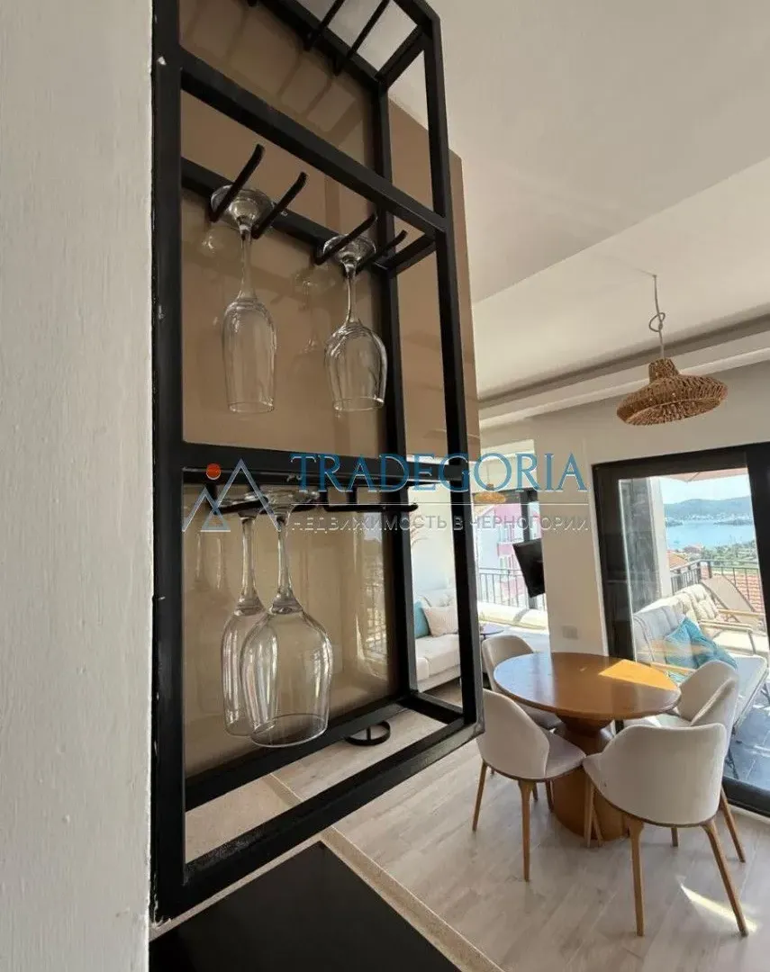 Prodaja, dvosoban stan, 70m², Tivat, Crna Gora
