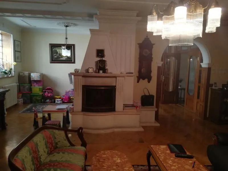 Izdavanje, kuća, 1150m², Karaburma, Palilula Sve Podlokacije