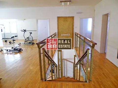 Izdavanje, kuća, 400m², Zvezdara Sve Podlokacije, Beograd - image 8