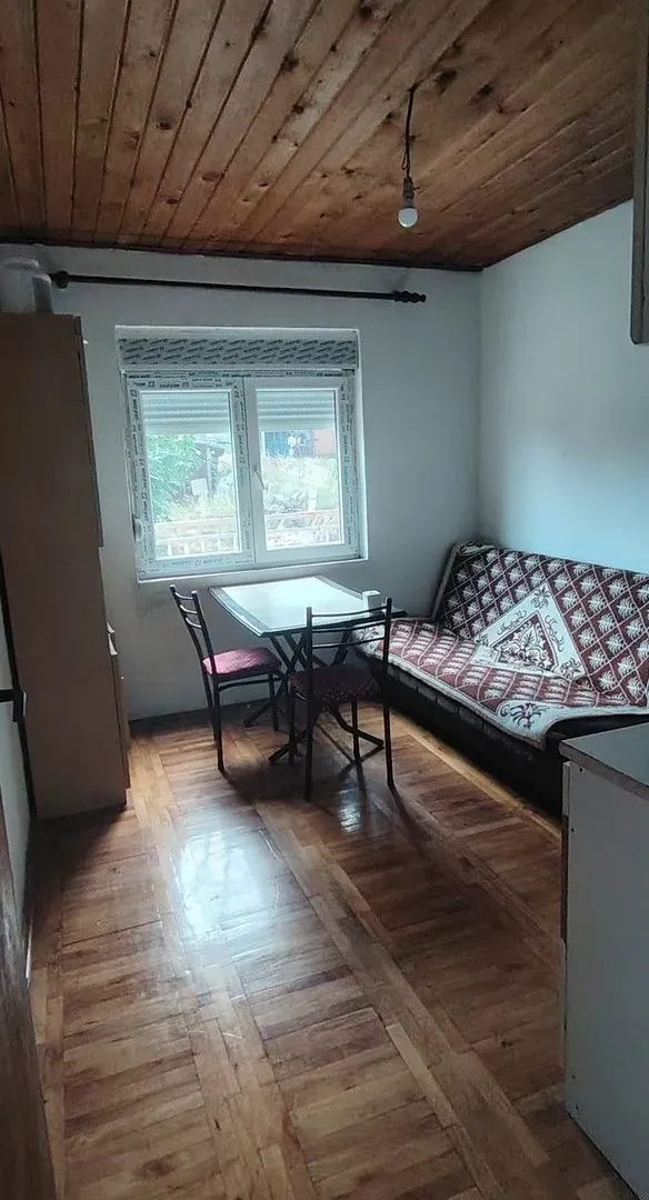 Izdavanje, kuća, 45m², Malo Brdo, Podgorica