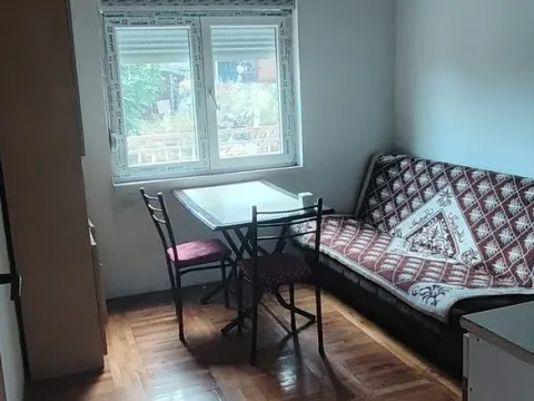 Izdavanje, kuća, 45m², Malo Brdo, Podgorica - image 4