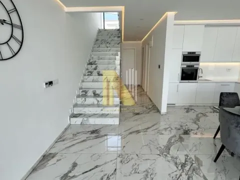 Izdavanje, kuća, 215m², Sremska Kamenica, Petrovaradin - image 32