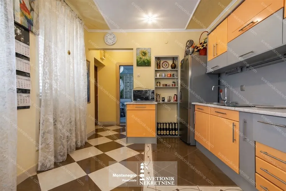 Prodaja, jednosoban stan, 60m², Centar, Podgorica