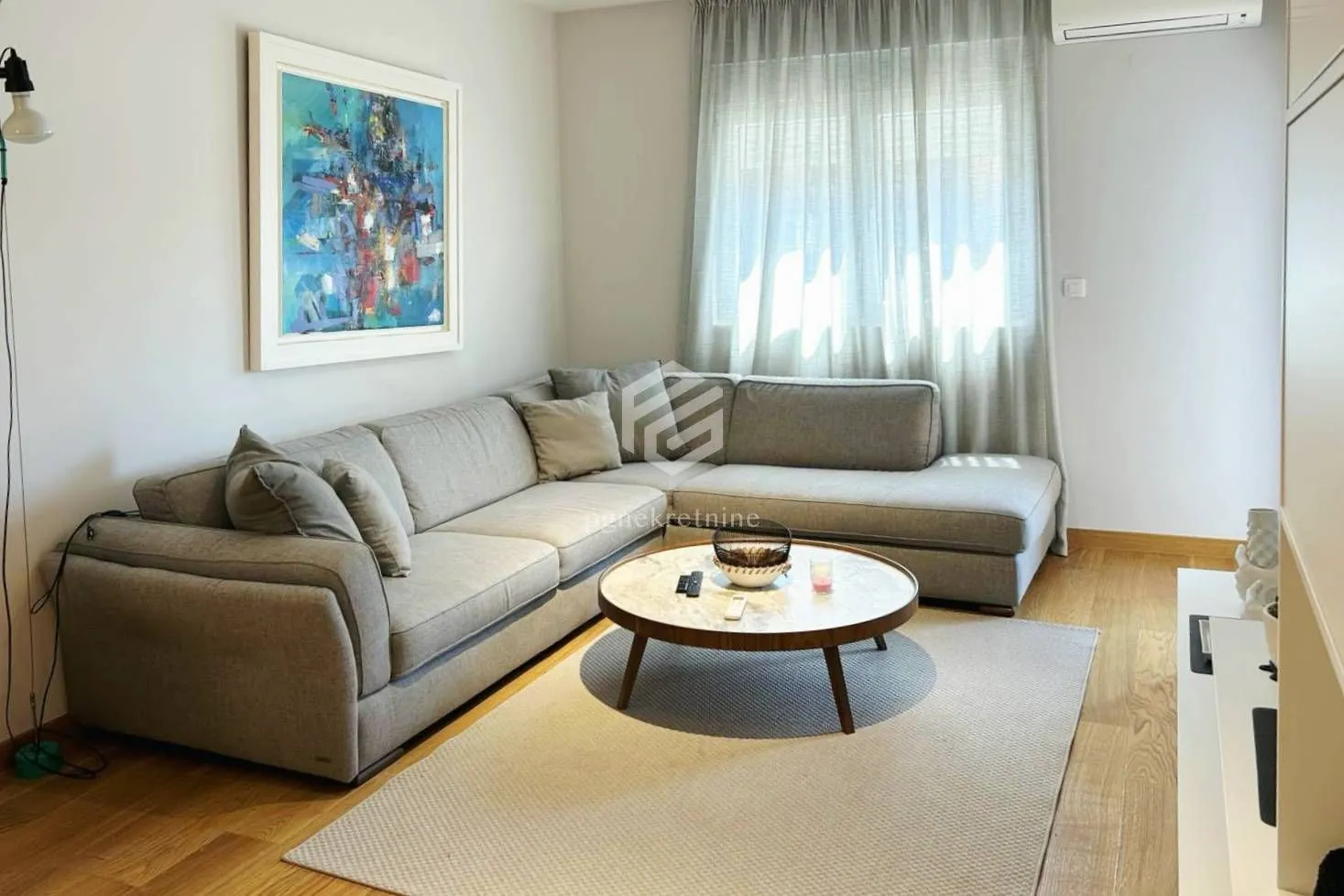 Izdavanje, jednosoban stan, 48m², City Kvart, Podgorica