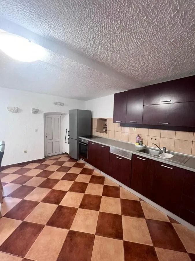 Prodaja, kuća, 243m², Reževići, Budva