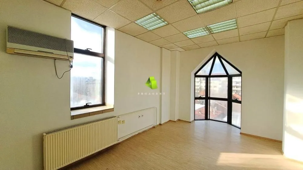 Rent, office space, 110m², Medijana, Niš