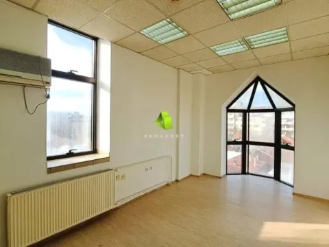 Izdavanje, poslovni prostor, 110m², Centar, Niš - image 11