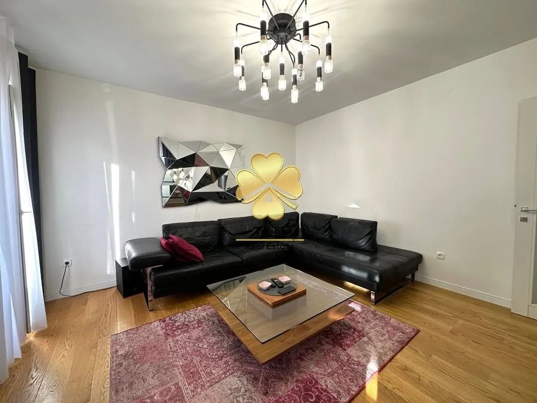 Izdavanje, dvosoban stan, 69m², Central Point, Podgorica