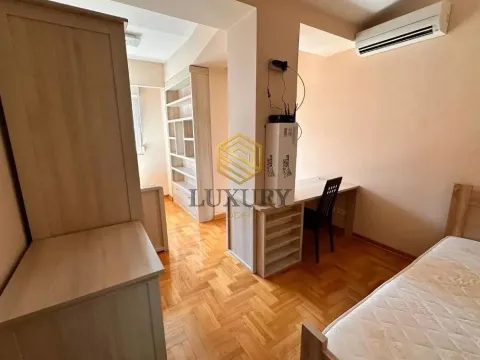 Sale, two bedroom apartment, 92m², City Kvart, Podgorica - image 9