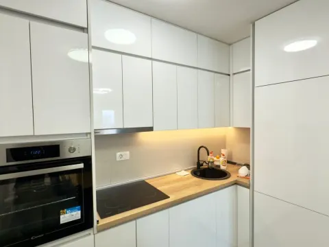 Izdavanje, jednosoban stan, 45m², Pobrežje, Podgorica - image 1