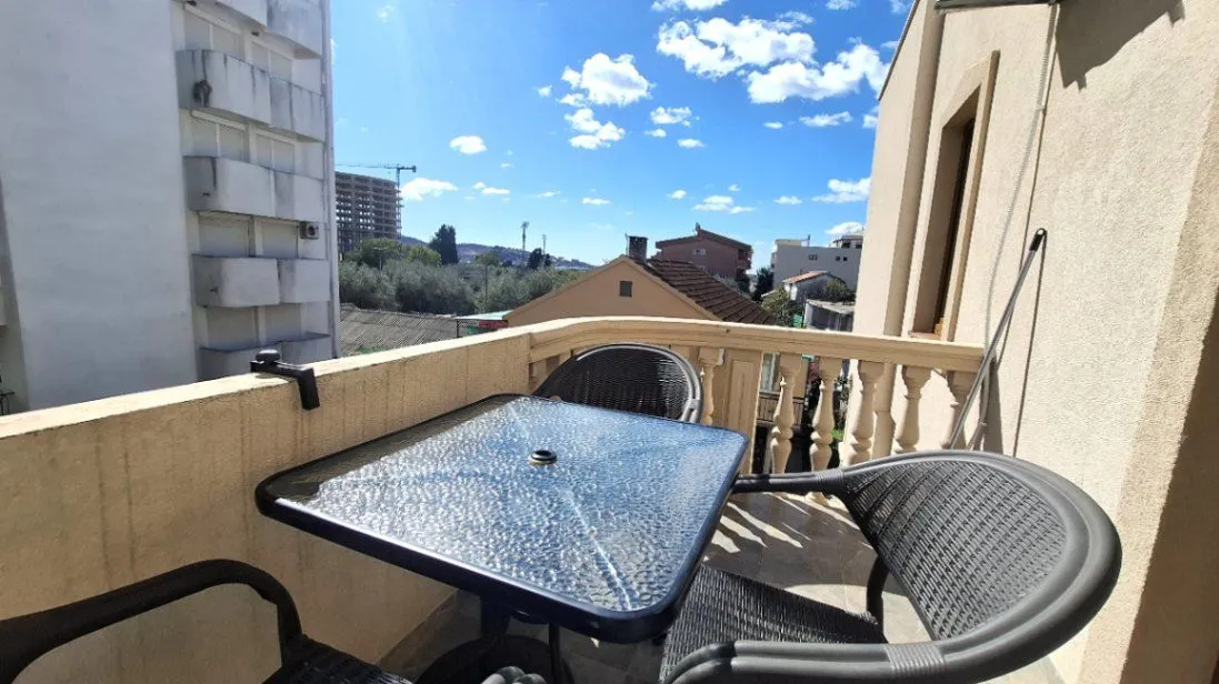 Izdavanje, jednosoban stan, 45m², Ilino, Bar