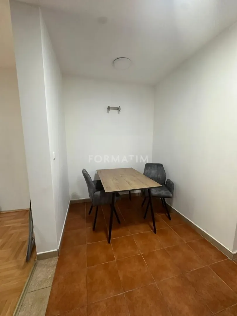 Izdavanje, dvosoban stan, 56m², Krnjaca, Palilula Sve Podlokacije