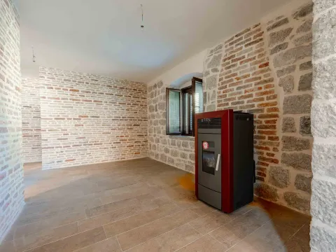 Prodaja, kuća, 130m², Muo, Kotor - image 12