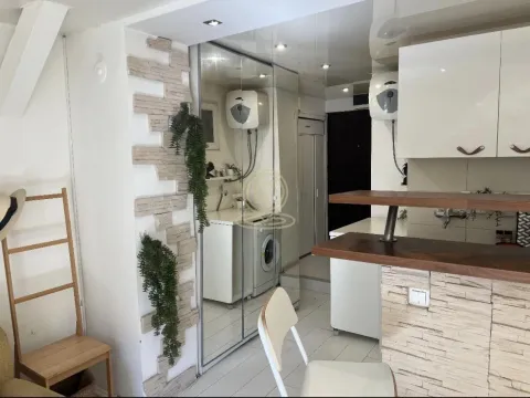 Stan in Vračar Sve Podlokacije